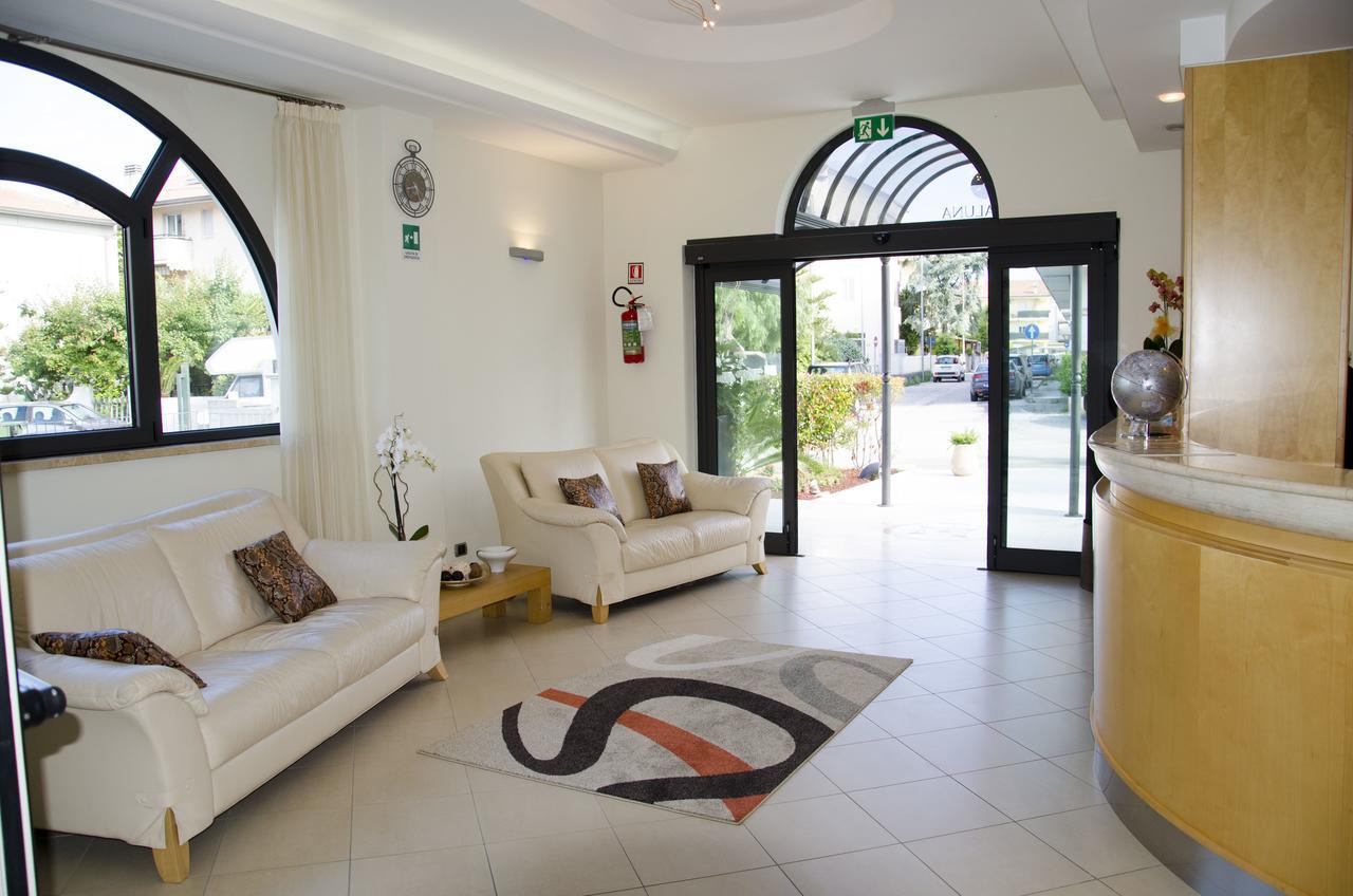 Almaluna Hotel & Resort Alba Adriatica Exterior photo