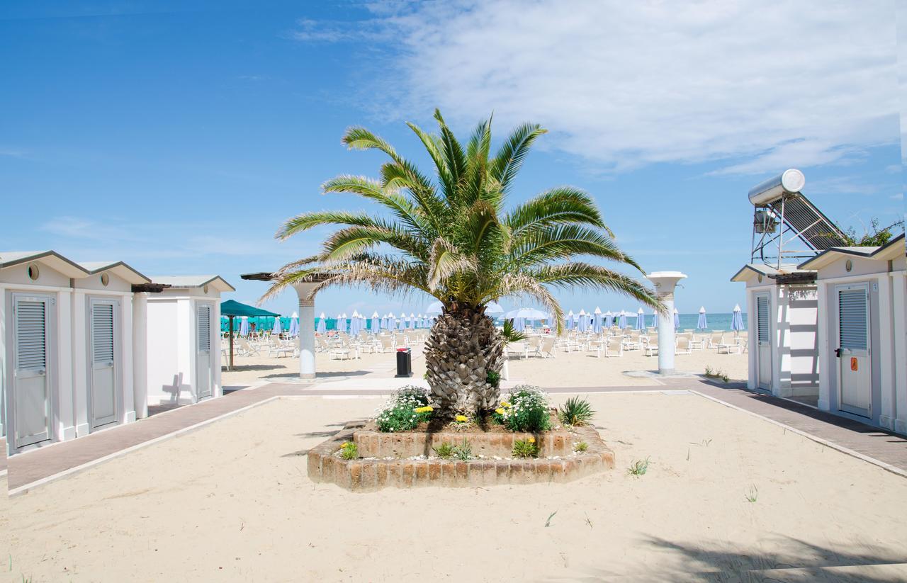 Almaluna Hotel & Resort Alba Adriatica Exterior photo