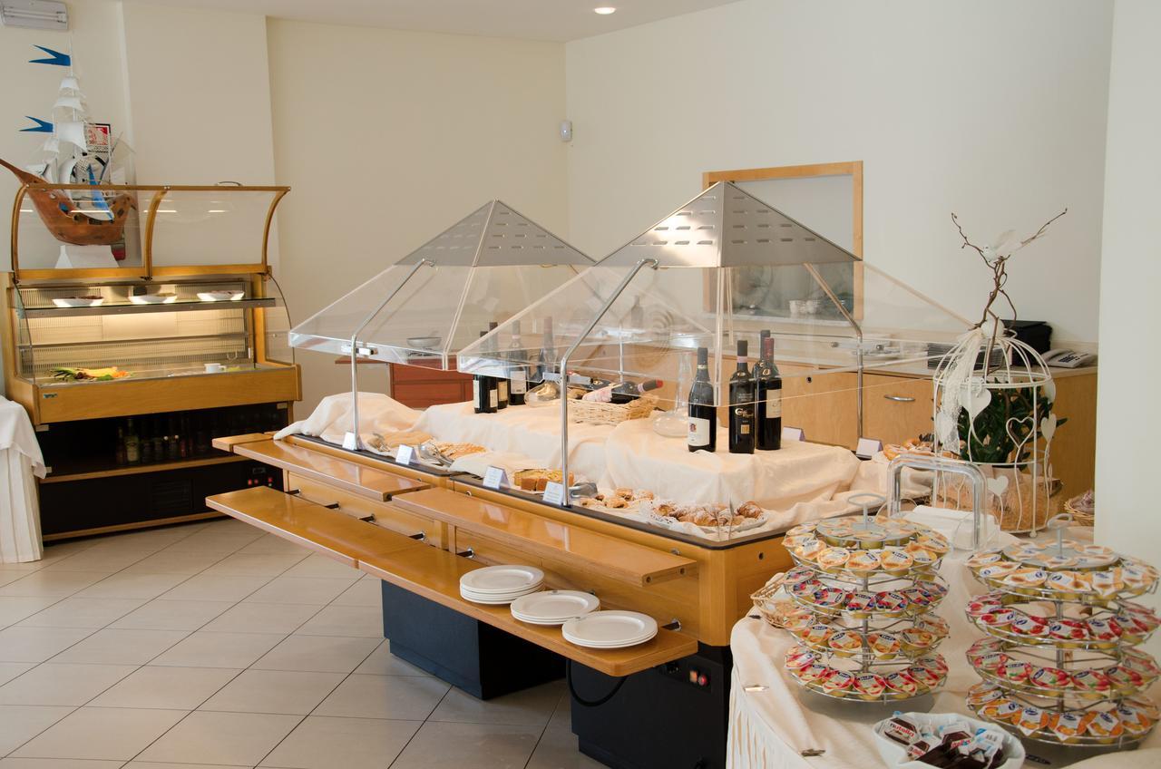 Almaluna Hotel & Resort Alba Adriatica Exterior photo